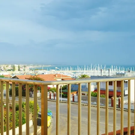 House With 3 In Marina Di Ragusa, With Wonderful Sea View * Marina di Ragusa