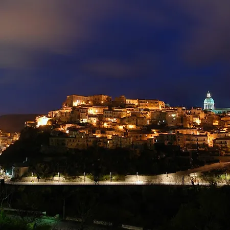 Lägenhet House With 3 In Marina Di Ragusa, With Wonderful Sea View *